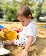 Load image into Gallery viewer, Shorts - Cross Black