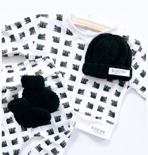 Load image into Gallery viewer, Sweater - Smudge