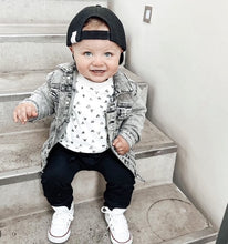 Load image into Gallery viewer, Sweater - Painted Triangles