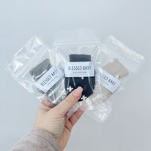Load image into Gallery viewer, Baby Mittens
