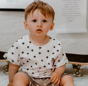 2-Piece T-Shirt/Shorts Set - Cross Black and White/ Cross Grey