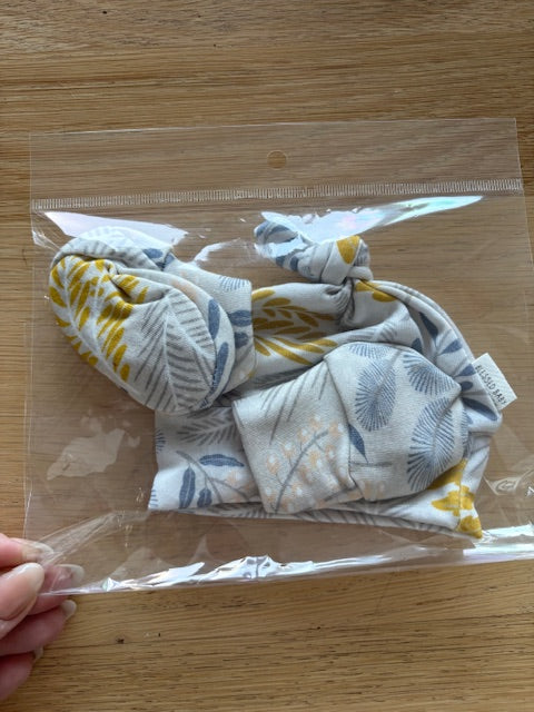 SALE - Beanie, booties and mittens -  Chamomile