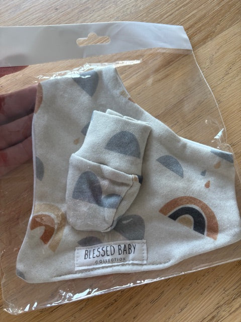 SALE - Bib and mittens - Rainbow and clouds
