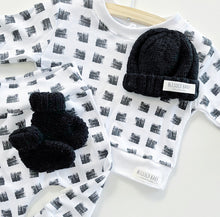 Load image into Gallery viewer, 3 - Piece Sweater/Jogger Pants/Beanie Set - Smudge
